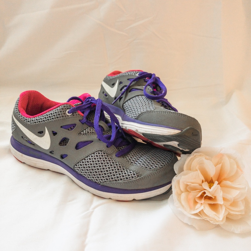 Nike Tennis Shoes